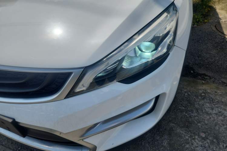 Used Geely Auto Emgrand GS 2018 Sport Edition 1.4T Automatic LingShang Model Left Front Headlight