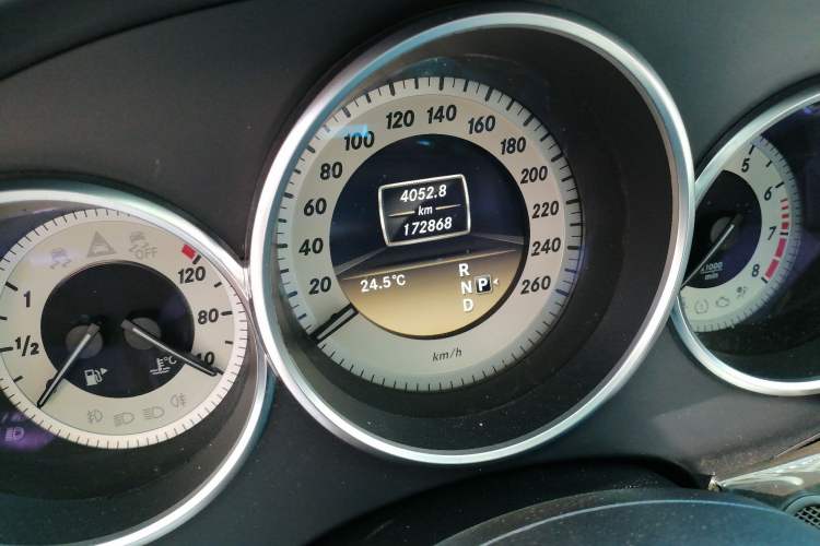 Used Mercedes-Benz CLS 2012 CLS 300 CGI Odometer Close Up