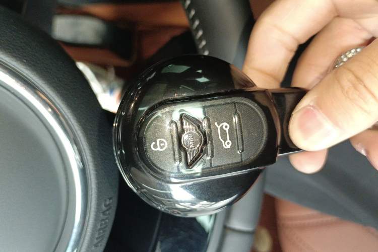 Used MINI 2023 Facelift 2.0T COOPER S Artist Five-Door Edition