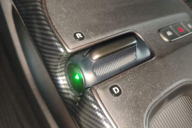 Used Nio ET5 2022 75 kWh Gear Lever