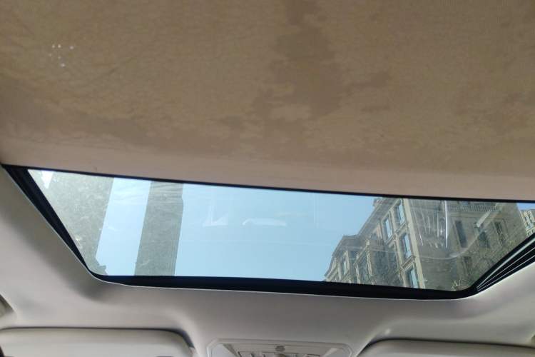 Used Ford Kuga 2013 2.0L GTDi Four-Wheel-Drive Sport Model Headliner