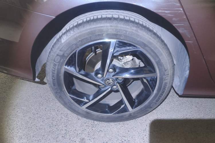 Used MG 5 2021 Revised 300TGI DCT Qingshè Luxurious Enjoyment Edition
