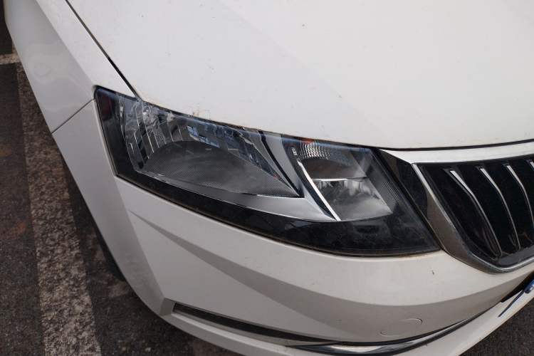Used Skoda Rapid 2019 1.5L Automatic Comfort Edition China V Standard Right Front Headlight
