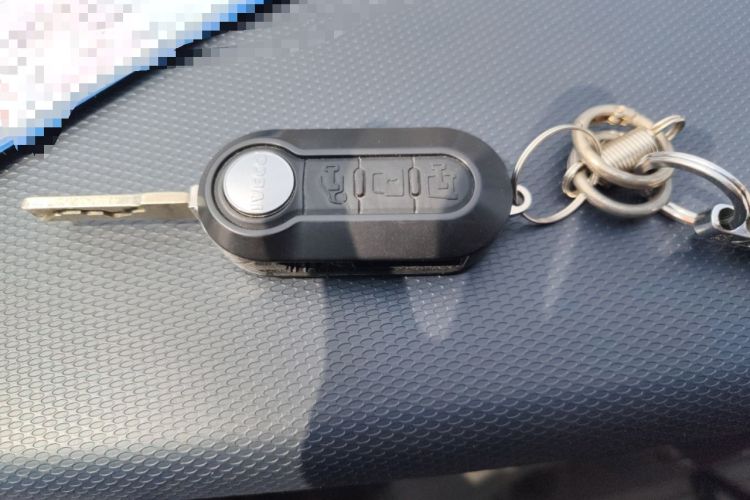 Used Iveco Eurocargo 2021 2.0T Manual Super-Rui Short Wheelbase High-Roof Side-Sliding Door F1A
