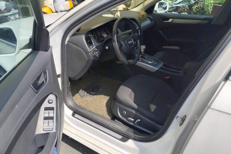 Used Audi A4L 2013 30 TFSI Automatic Comfort Model
