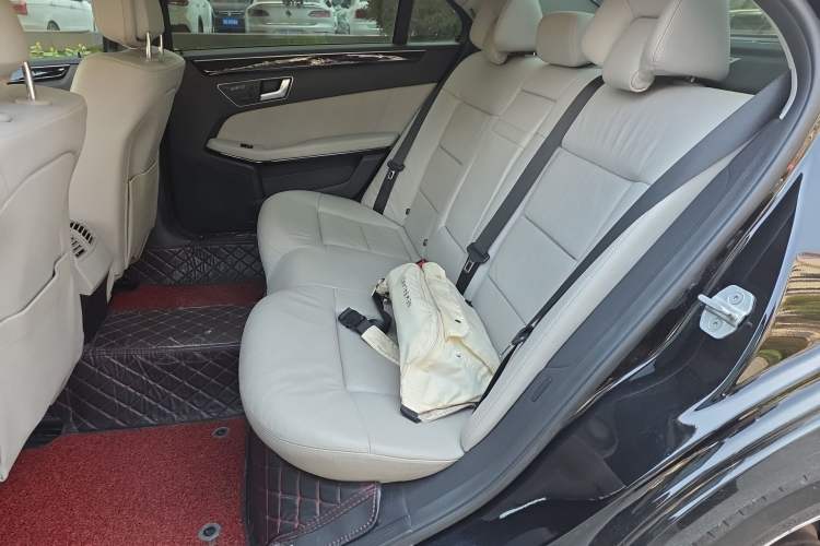 Used Mercedes-Benz E-Class 2013 E 260 L CGI Stylish Model
