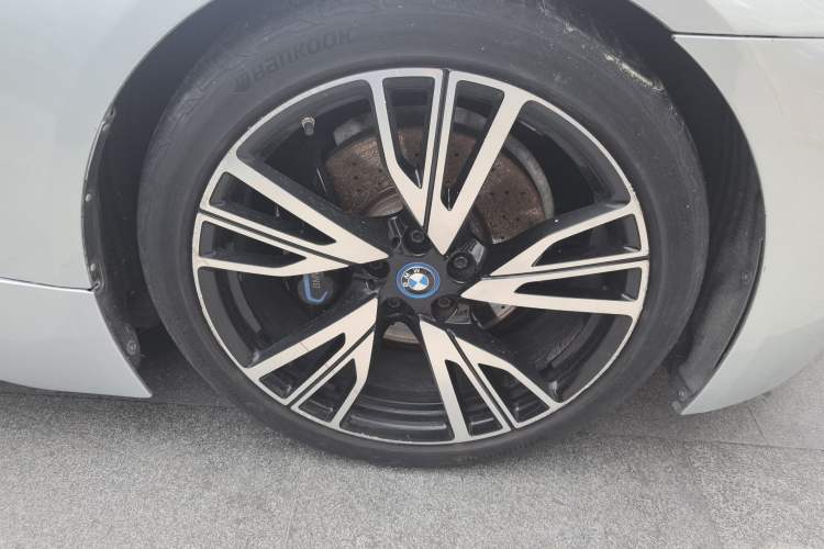 Used BMW i8 2014 Standard Model Right Front Wheel Hub