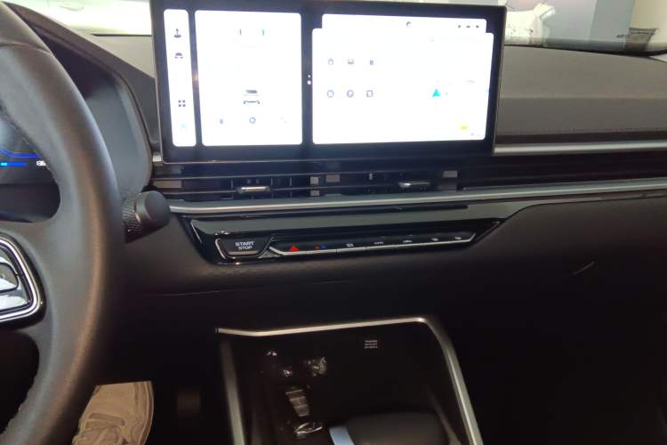 Used Geely Auto Emgrand 2026 Model 4th Generation 4 Millionth Anniversary Edition 1.5L CVT Overdrive Edition
