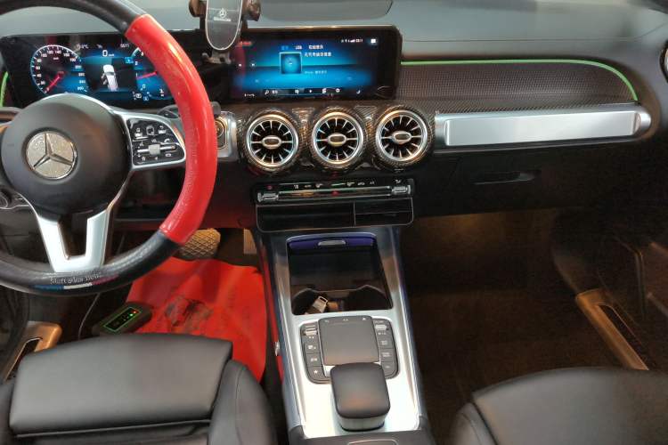 Used Mercedes-Benz GLB 2021 GLB 200 Dynamic Edition Audio And AC Panel