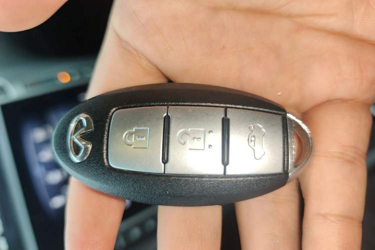 Used Infiniti Q50 2014 2.0T Luxury Edition
