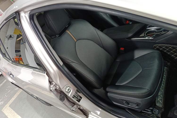 Used Toyota Camry 2021 2.5G Luxury Edition Right Front Seat