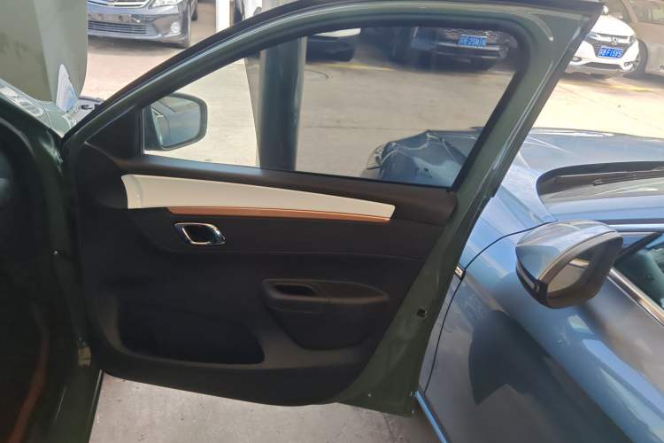 Used Dongfeng NAMMI BOX 2022 Champion Edition Light Wind Version 201KM Standard Model