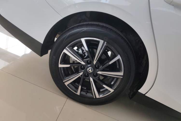 Used CHANGAN Eado 2025 Blue Whale 1.5T 500Bar Prestige Model