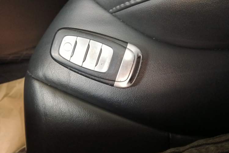 Used Hongqi H5 2022 Classic Model 1.5T DCT Flagship Edition Vehicle Key