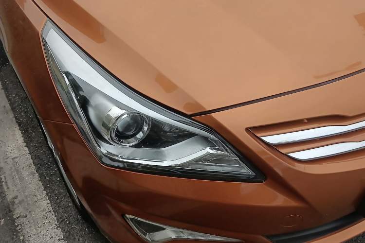 Used Hyundai Verna Ray 2014 1.6L Automatic TOP Exterior 6