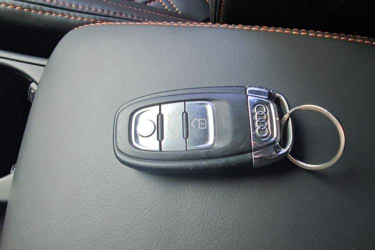 Used Audi A4L 2013 35 TFSI Automatic Standard Model Vehicle Key