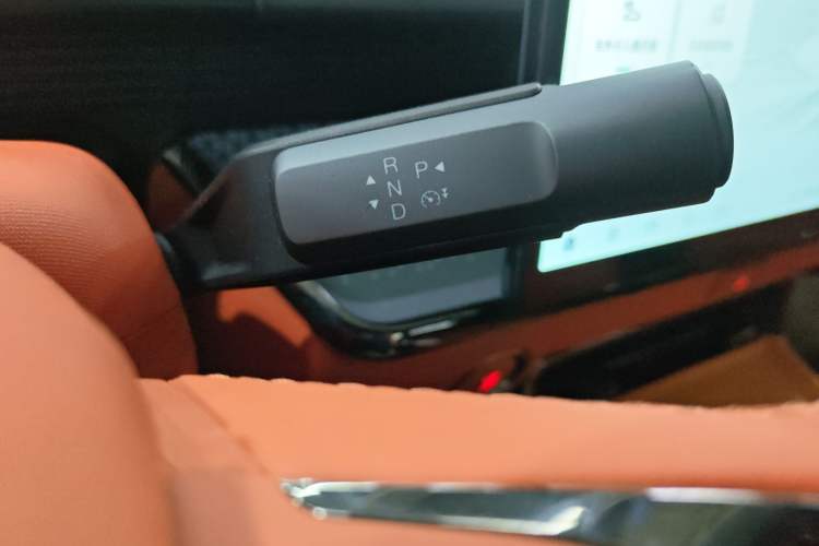 Used Toyota BZ 3X 2025 520 Pro LiDAR Edition Gear Lever