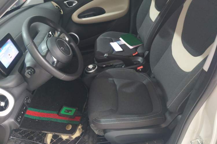 Used Wuling Bingo 2024 203km Light Edition Left Front Seat