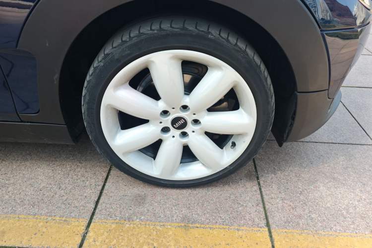 Used MINI Clubman 2018 1.5T COOPER Artist Right Front Wheel Hub