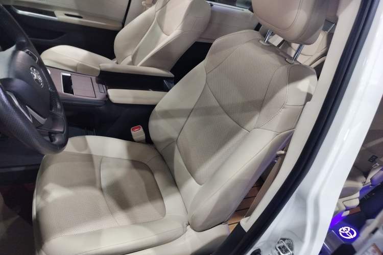 Used Toyota SIENNA 2021 2.5L Hybrid Luxury Edition