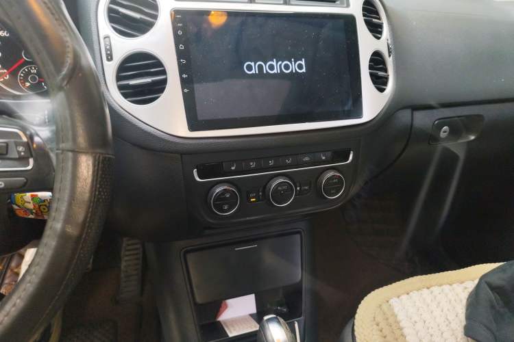 Used Volkswagen Tiguan 2013 1.8TSI Automatic Two-Wheel Drive Luxury Model Audio And AC Panel