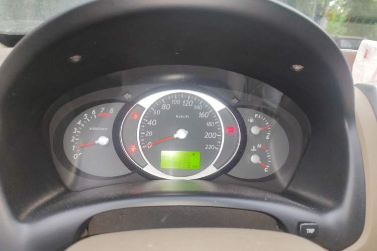 Used Hyundai Tucson 2009 2.0L Automatic Two-Wheel Drive with Sunroof
