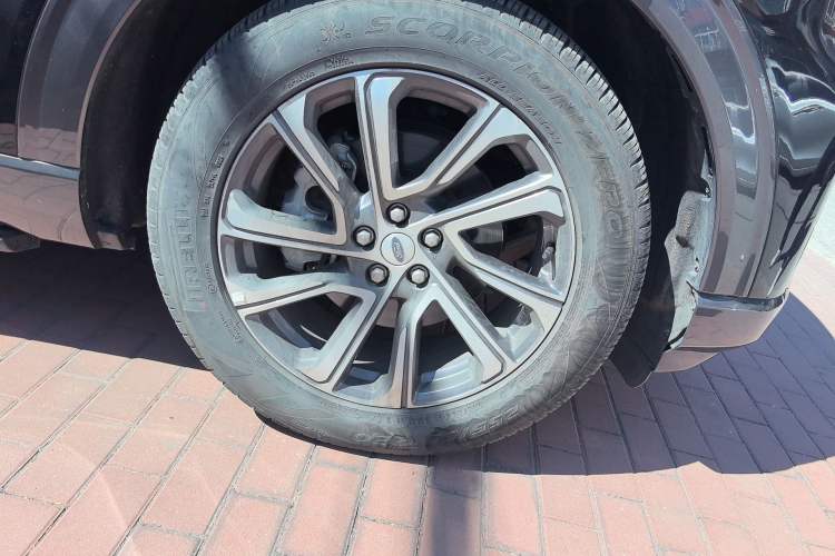 Used Ford Explorer 2023 EcoBoost 285 Four-Wheel Drive Stylish Plus Version 7 Seats
