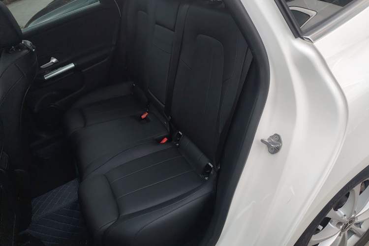 Used Mercedes-Benz B-Class 2020 B 200 Fashion Model Left Rear Seat