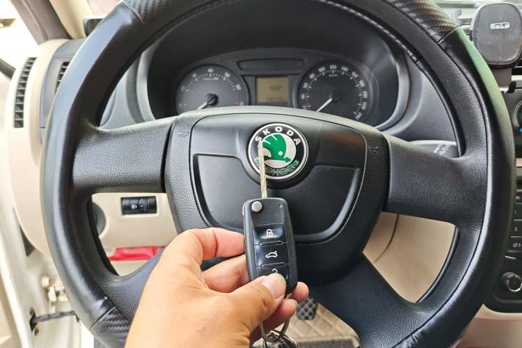 Used Skoda Fabia 2012 1.4L Manual Crystal Edition
