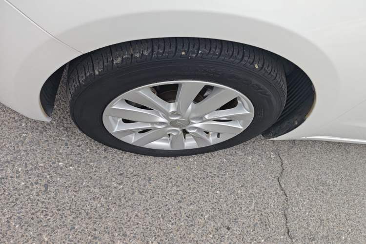 Used Kia K3 2015 1.6L Automatic GL Left Front Wheel Hub