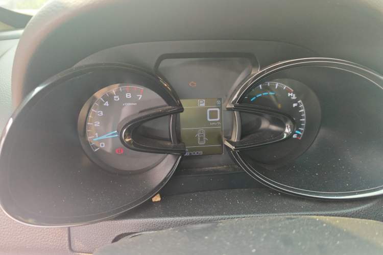 Used Dongfeng Aeolus AX7 2016 2.0L Automatic Zhiyue Trim
