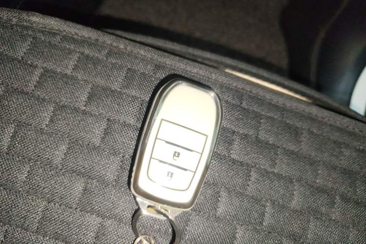 Used Toyota Highlander 2018 2.0T Four-Wheel Drive Luxury Edition 7 Seats China V Emission Standard
