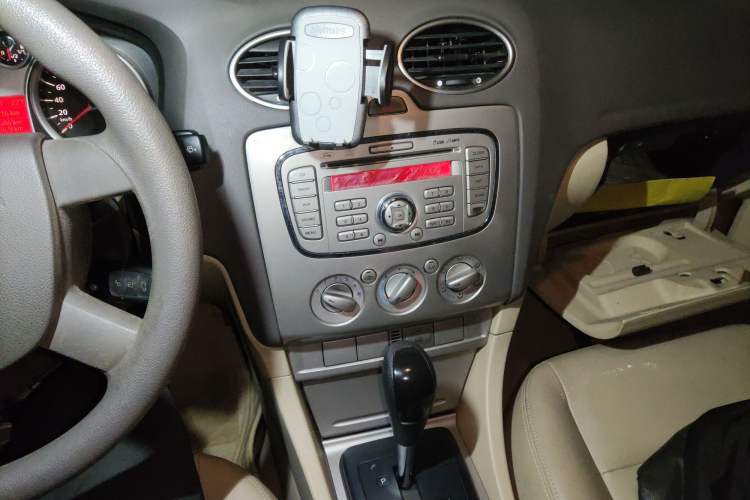 Used Ford Focus 2011 Hatchback 1.8L Automatic Fashion Edition
