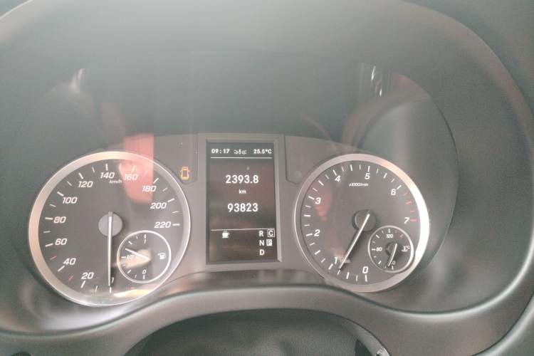 Used Mercedes-Benz Vito 2021 2.0T Business Version 7 Seats