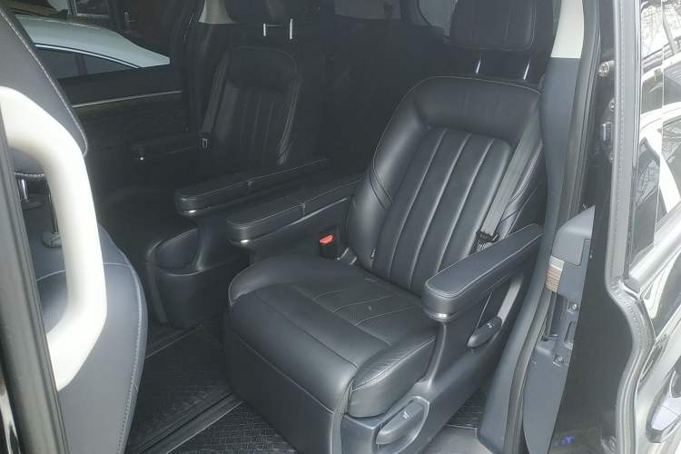 Used GAC Trumpchi M8 2020 Master Edition 390T Deluxe Version Left Rear Seat