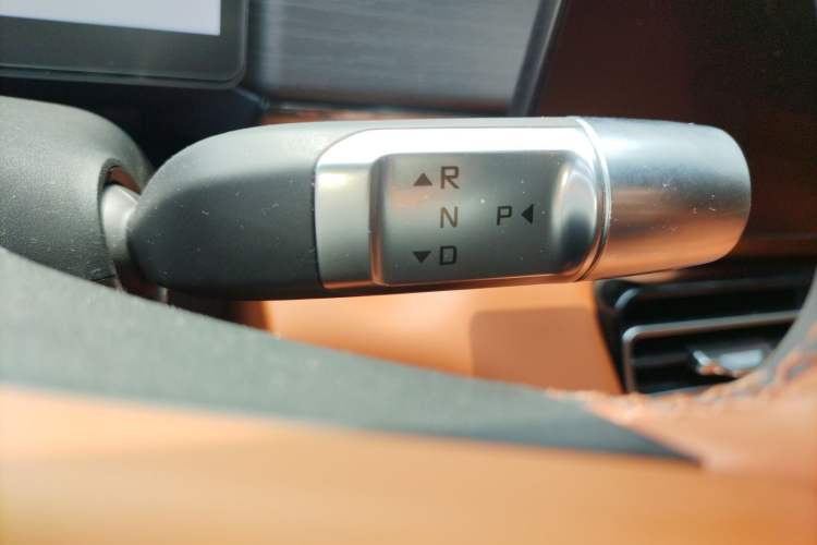 Used JETOUR Shanhai L7 Plus 2025 Model 220km Flagship 7-seater Gear Lever