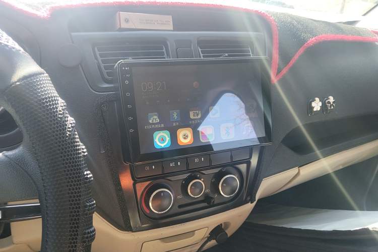 Used CHANGAN KAICHENG Ruixing M80 2018 1.5L Base Model Van Semi-Blind Window Flat Roof Rear-Hinged Doors 4G15S Audio And AC Panel