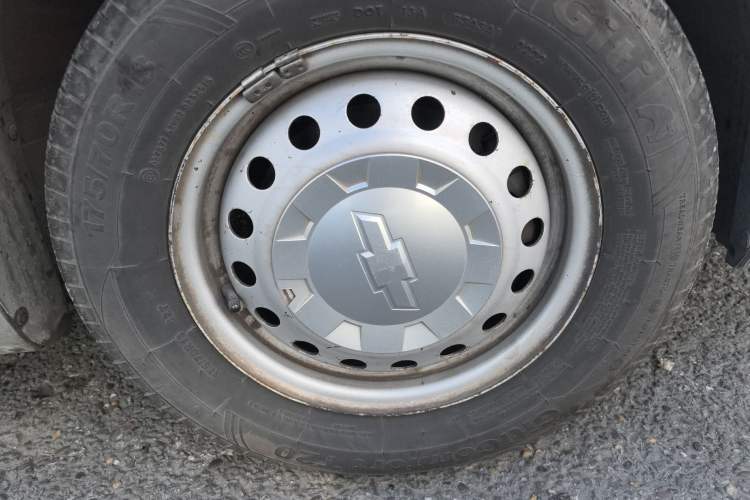 Used Chevrolet Sail 2013 Sedan 1.2L Manual Fashionable Happiness Edition
