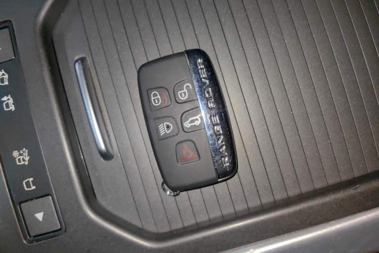 Used Land Rover Range Rover Evoque 2016 2.0T SE Smart Glow Edition
