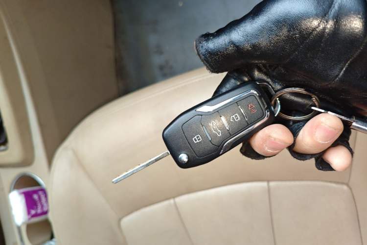 Used Baojun 730 2014 1.5L manual luxury trim 7 seats