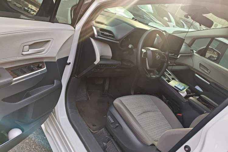 Used Toyota SIENNA 2021 2.5L Hybrid Comfort Edition