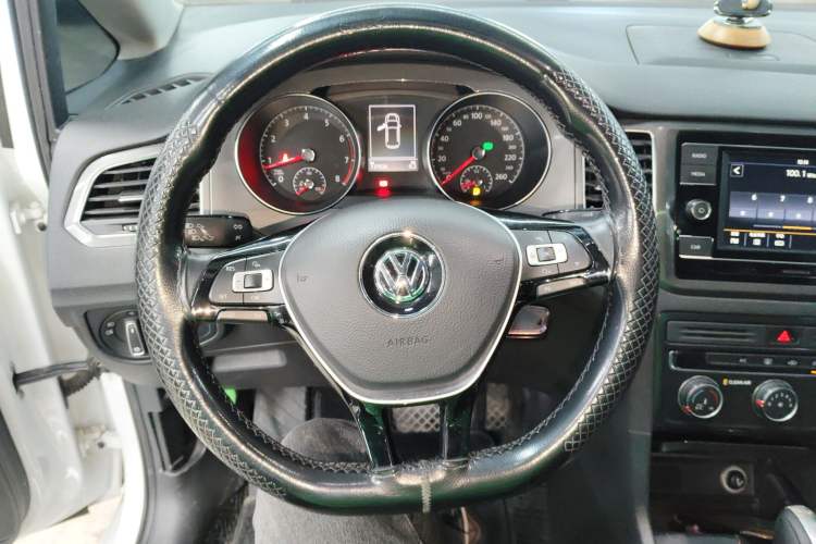 Used Volkswagen Golf Sportsvan 2018 230TSI Automatic Trend Edition
