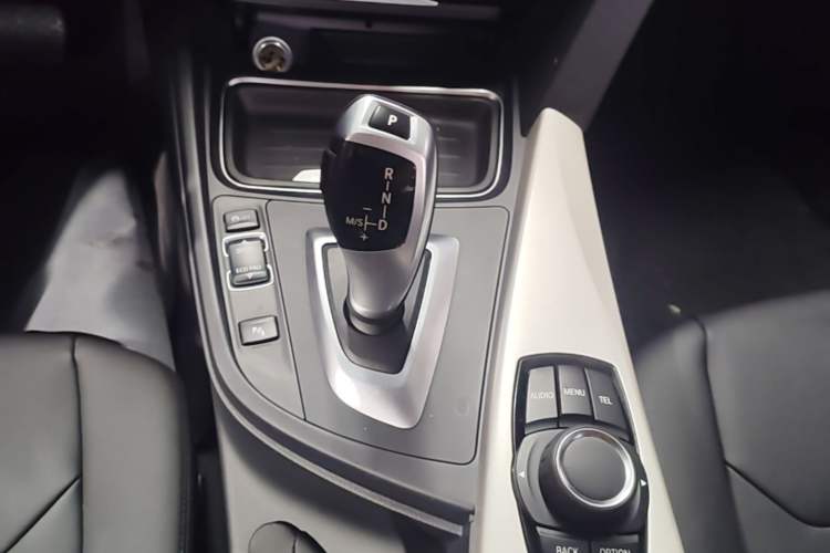 Used BMW 3 Series 2015 316Li Fashion Model
