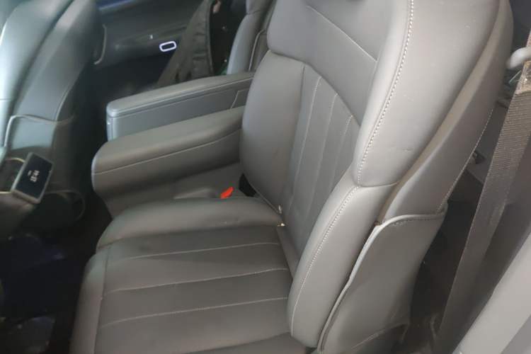 Used Nio ES8 2024 75 kWh Left Rear Seat
