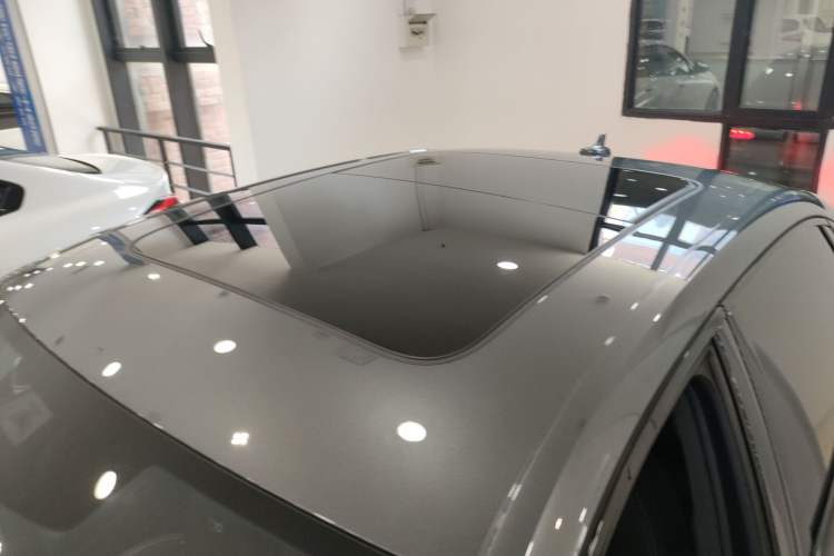 Used Audi A4L 2023 40 TFSI Luxury Dynamic Model Roof