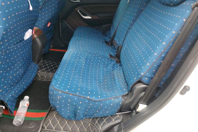 Used JMC Yusheng S350 2016 2.0T Automatic All-Wheel Drive Gasoline Luxury Edition 5 Seats Left Rear Seat