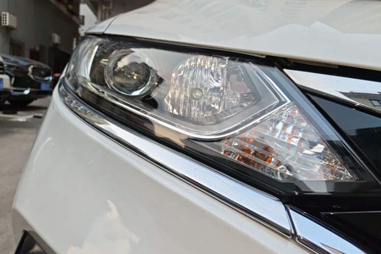 Used Honda Jade 2017 210TURBO CVT Fashion Edition 5-seater Right Front Headlight