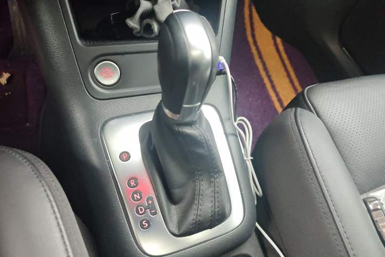 Used Volkswagen Tiguan 2016 300TSI Automatic Two-Wheel Drive Luxury Edition Gear Lever