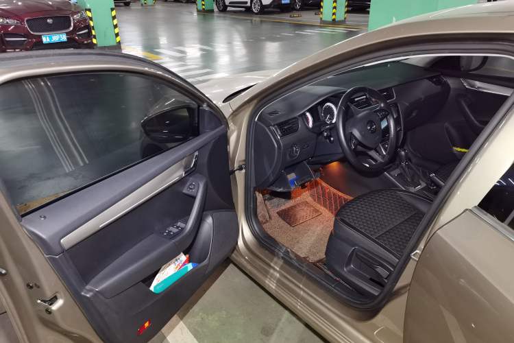 Used Skoda Octavia 2018 1.6L Automatic Luxury Edition
