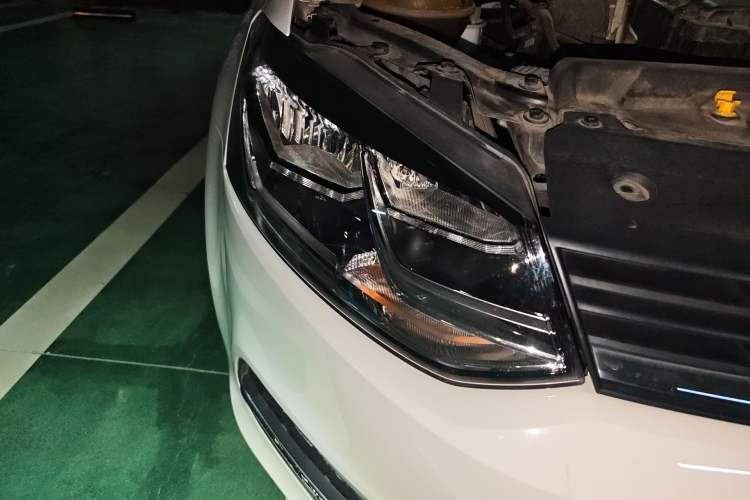 Used Volkswagen Polo 2018 1.5L Automatic Enjoyment Model Right Front Headlight